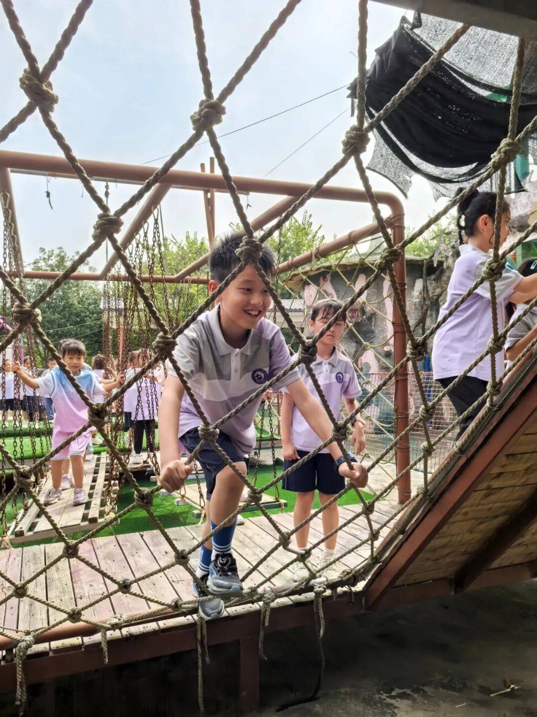 秋实盈筐践真知 童行携手共成长