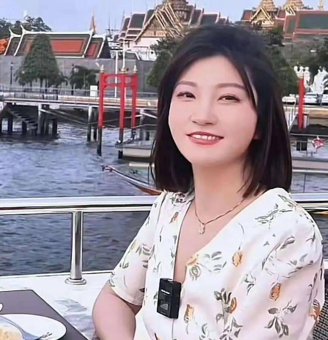 王暖暖终于离婚了，全网都为她高兴