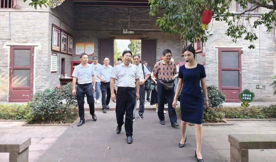 江西高速收费站首座“移动储充体验站”投入运营
