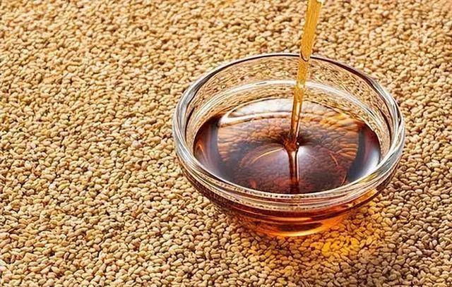 血糖偏高的人能吃芝麻油吗(血糖高的人可以吃芝麻吗) 血糖偏高的人能吃芝麻油吗(血糖高的人可以吃芝麻吗)