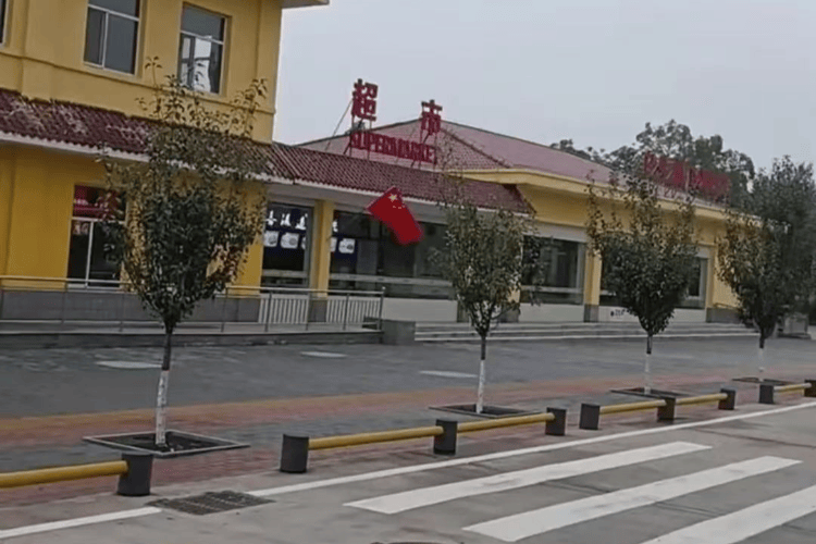 服务区上厕所得绕行消费区？如此小心机实属短视