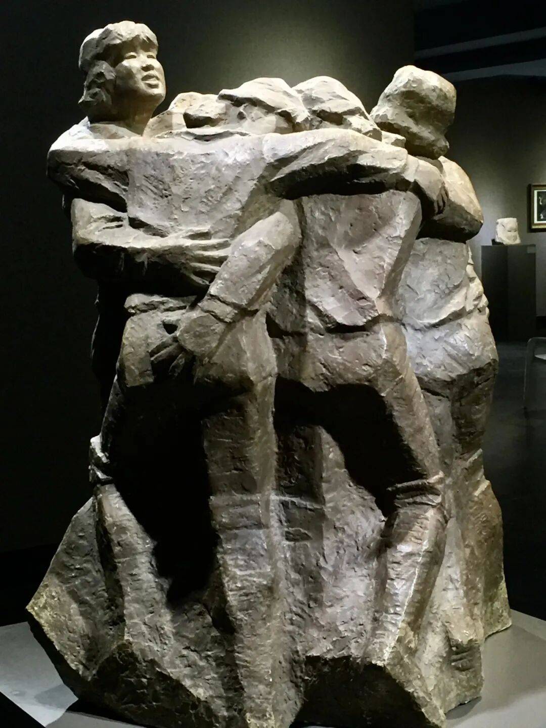 “扎根人民60年——湖北省美术院艺术展”在中国美术馆举办