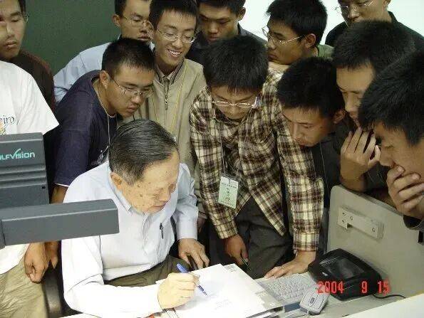 “杨先生为祖国做了很多事，只是他自己不愿意说”