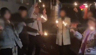 在燃放“冷烟花”的同时 也需要留意其背后暗藏的安全隐患