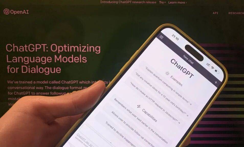 重磅应用密集上线,同时“硬刚”谷歌、亚马逊和Meta!OpenAI急了?今年要“烧”85亿美元