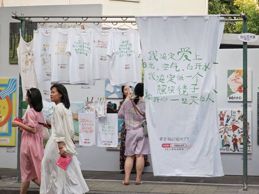 你刷到的爆款起号帖子，这10万人流水线制造