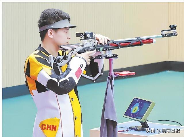 渭南体校“华体会- 华体会体育官方网站- 体育APP下载双杰”闪耀十五运 射击赛场摘金创佳绩