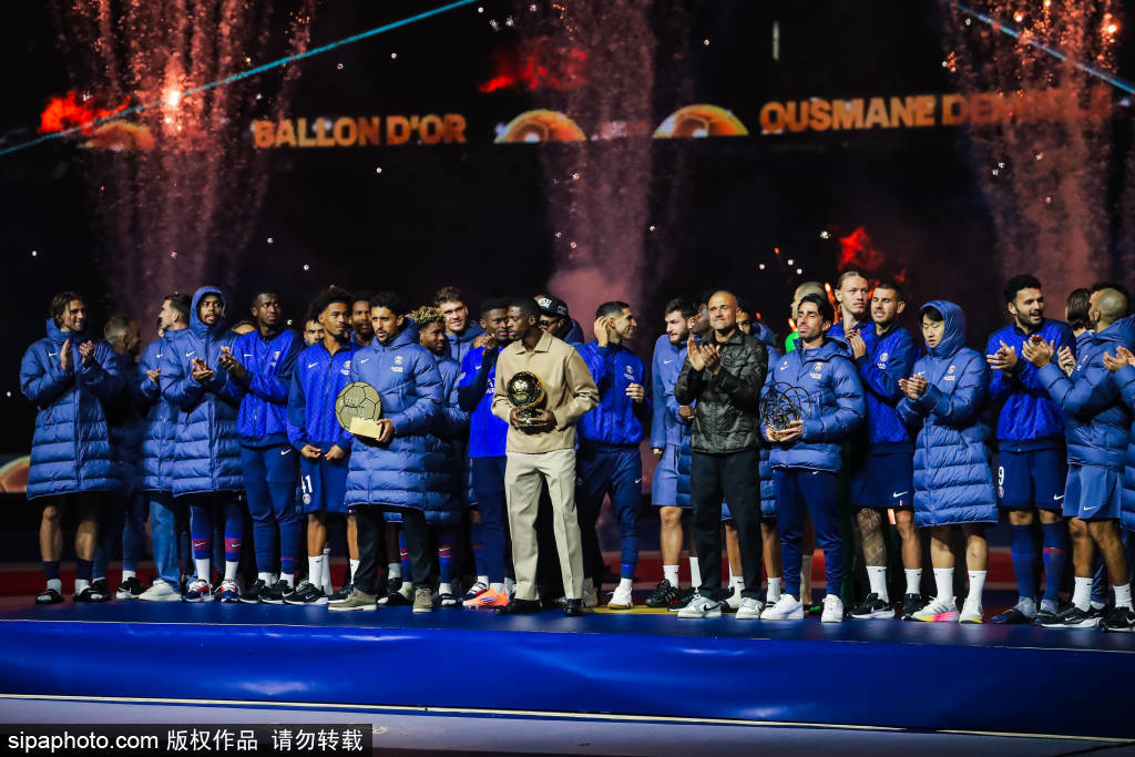 梅西与C罗再度交锋!2023年欧冠小组赛战术解析与球迷热议