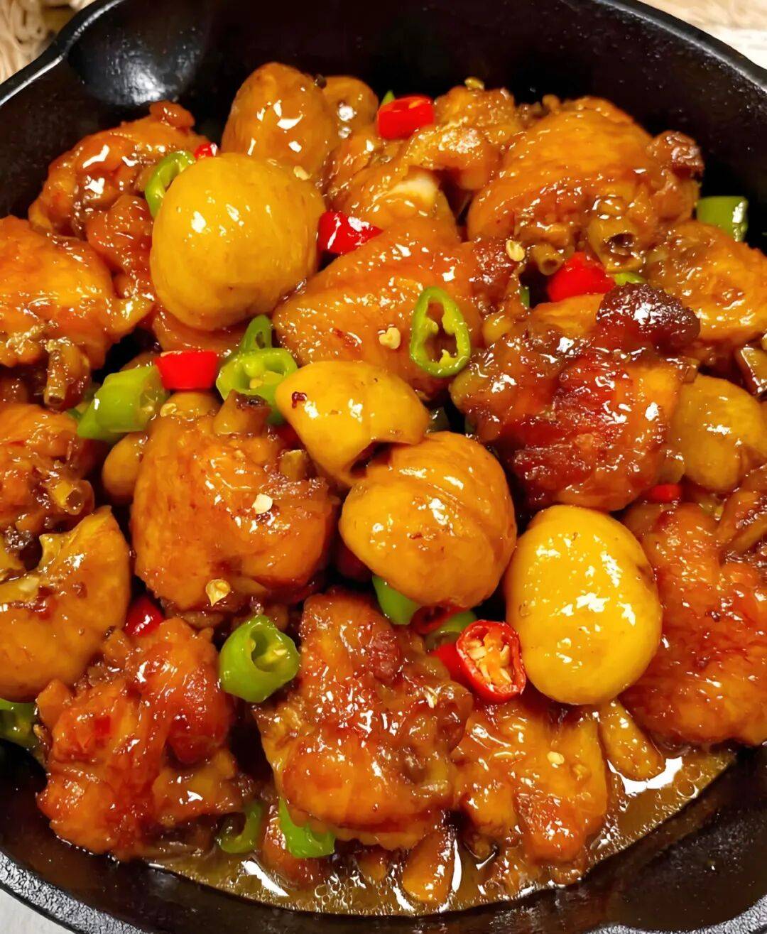 鲁甸板栗炖土鸡弥漫整个秋日的栗香鸡汤
