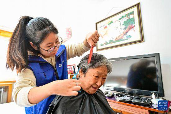 多彩活动迎重阳