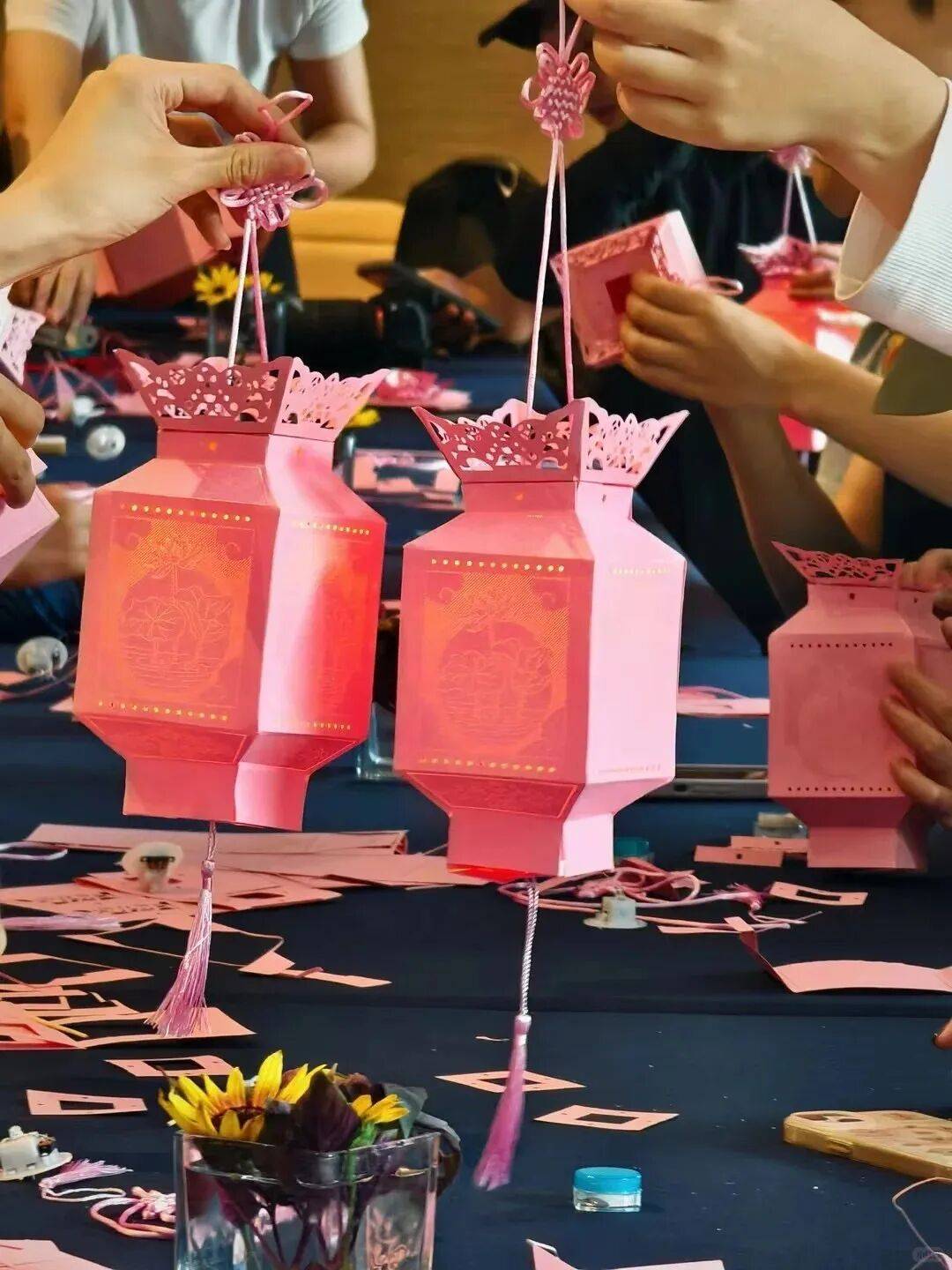 15-16神仙居的花灯密码解码自然传承匠心