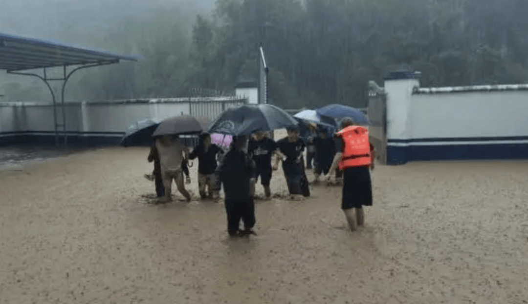 洪文波(广州海珠人)家属获颁100万元 洪文波(广州海珠人)家属获颁100万元