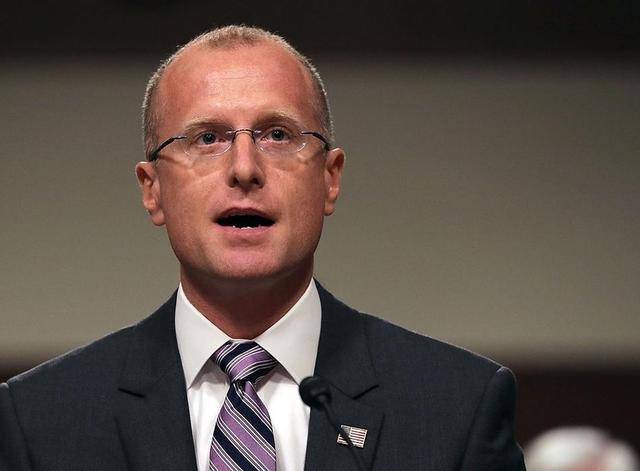 中企刚买4船美豆,特朗普又变卦,下架大批中货,不准中违约