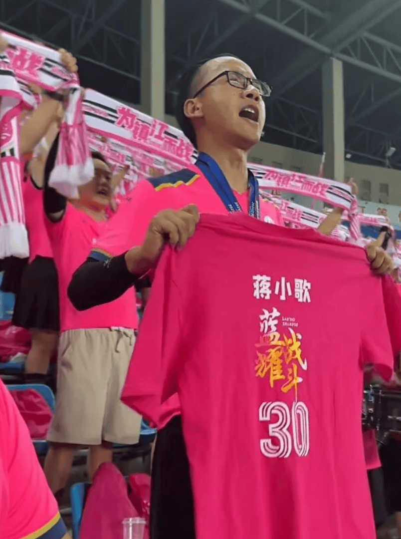 当足球不只关乎胜负苏超这一年有输足球直播-NBA直播_英超_世界杯体育【超清在线观看】赢更有温情