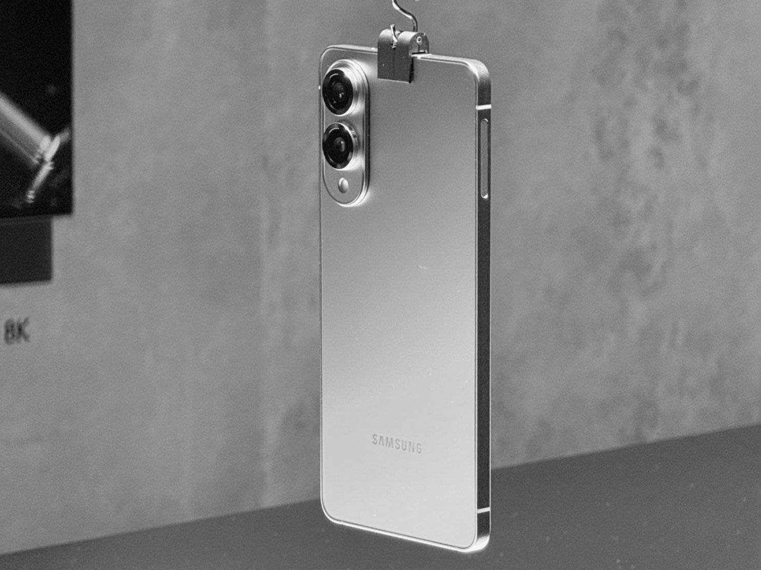 Air风停了?iPhone Air刹车、S25 Edge跌价,超轻薄手机成了鸡肋?