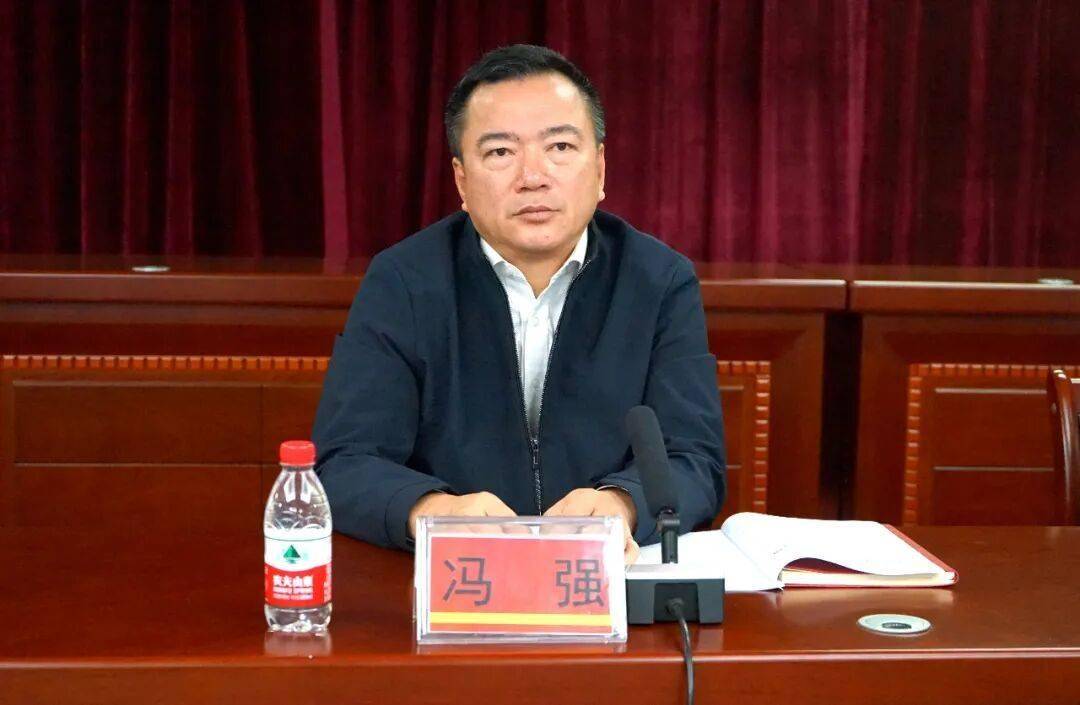 区委书记沉迷网游,区长沉迷高尔夫,两人同日被查