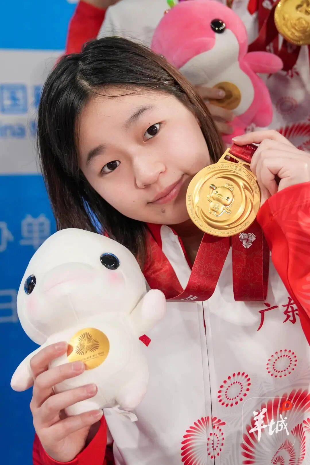 “全红婵帮谢思埸带娃”上热搜！原来她是这样的全红婵