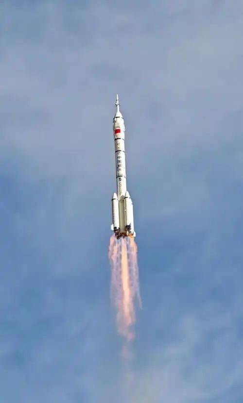 原创 神舟20号返家受阻!疑遭碎片撞击,若修不好,神舟22号或紧急升天