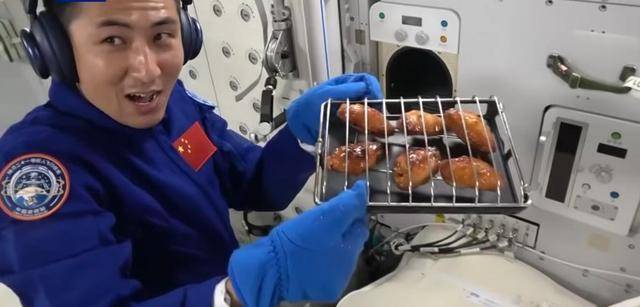 原创 神舟二十遭遇致命撞击!幕后黑手竟然是它?航天员如何绝境求生?