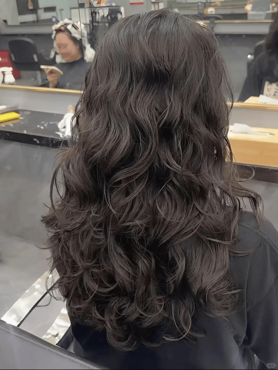 长发就选这些优雅大卷,比造型还好看的烫发 适合各种风格