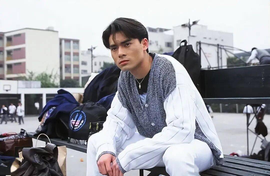 香港艺人海俊杰再发文提太太新情况 感谢古天乐曾志伟公司老板帮忙