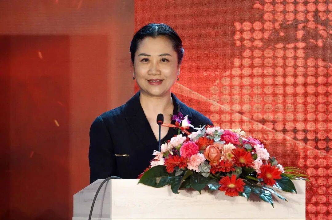 近25亿元股票分给两个女儿!知名企业董事长拟彻底退隐