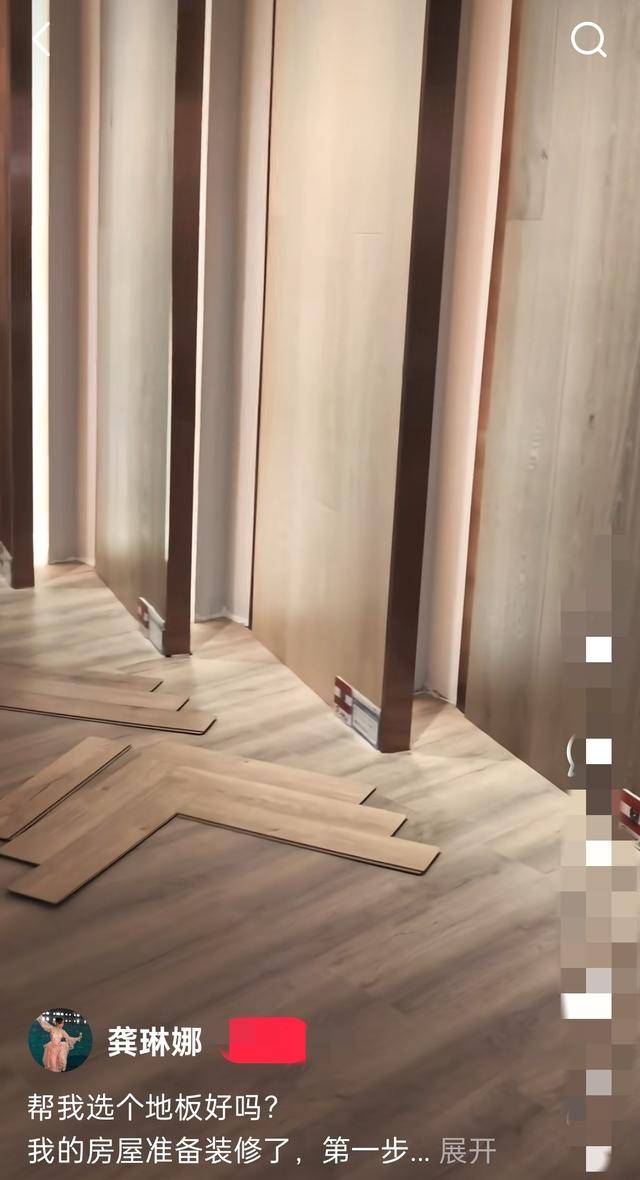 50岁龚琳娜独居深山,房子后面是一片坟地,离婚后养猫为伴不害怕