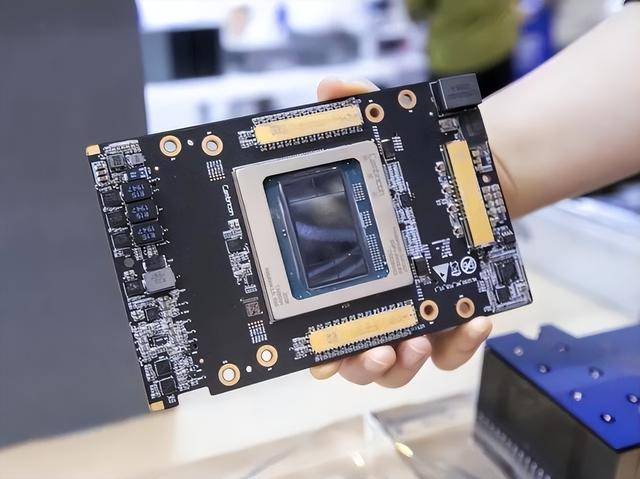 原创             为何俄罗斯不担心芯片、光刻机断供？除了中国，其他国家都不担心