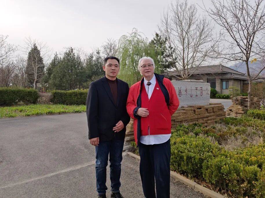 李苦禅之子李燕亲拓守丘刻石:五十年前一张改变历史的拓片