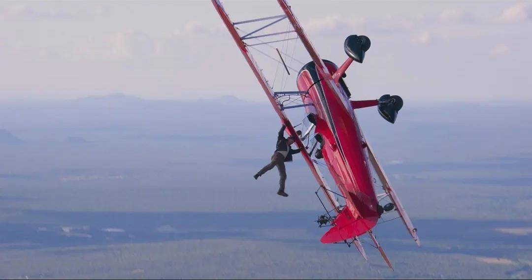 从影45年，63岁“阿汤哥”获奥斯卡终身成就奖，“希望不要再摔断太多骨头”