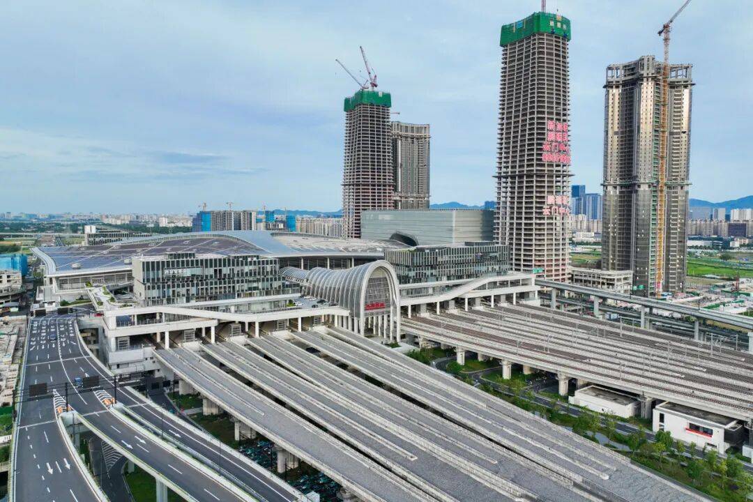 杭衢高铁今起开始试运行，杭州到衢州只要40分钟！预计12月底开通