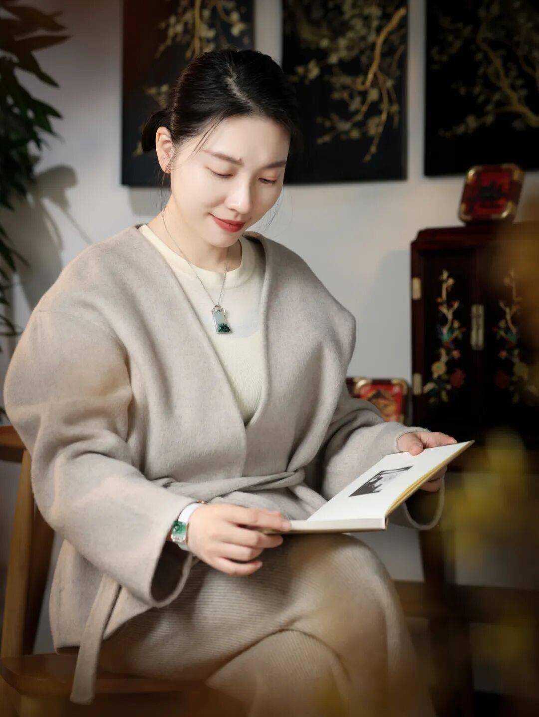 栖林凤腾品牌主理人,有一位80后的珠宝设计师,属于我们中国人自己