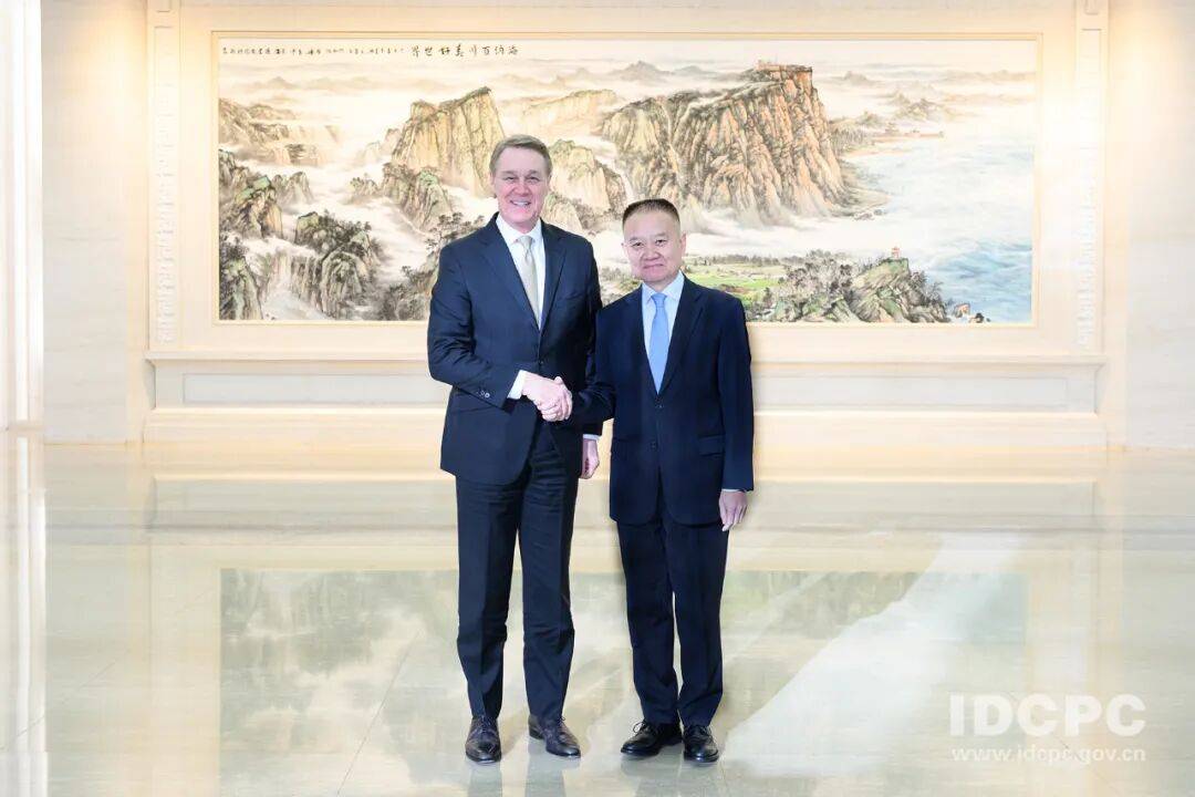 刘海星会见庞德伟