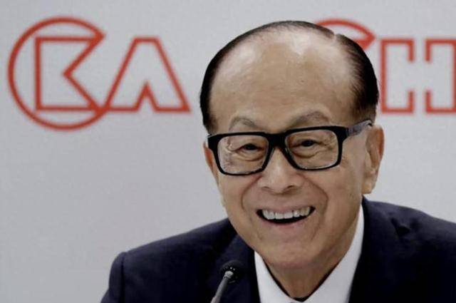 真没想到,香港的一场大火,竟让人看清了李嘉诚的“真面目”