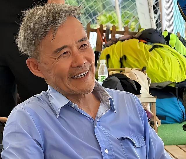 10年恩爱抵不过残酷现实，74岁王石开始衰老，44岁田朴珺依旧娇艳_王江穗_关系_情感