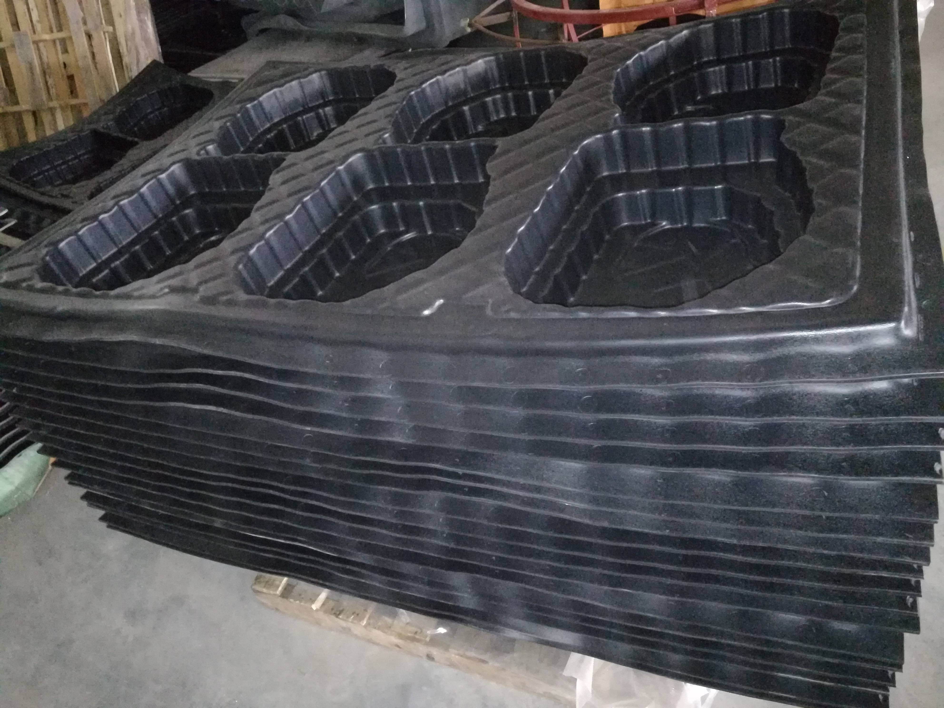 采用三维扫描技术还原客户配件尺寸,设计阶段通过cad软件模拟装配效果