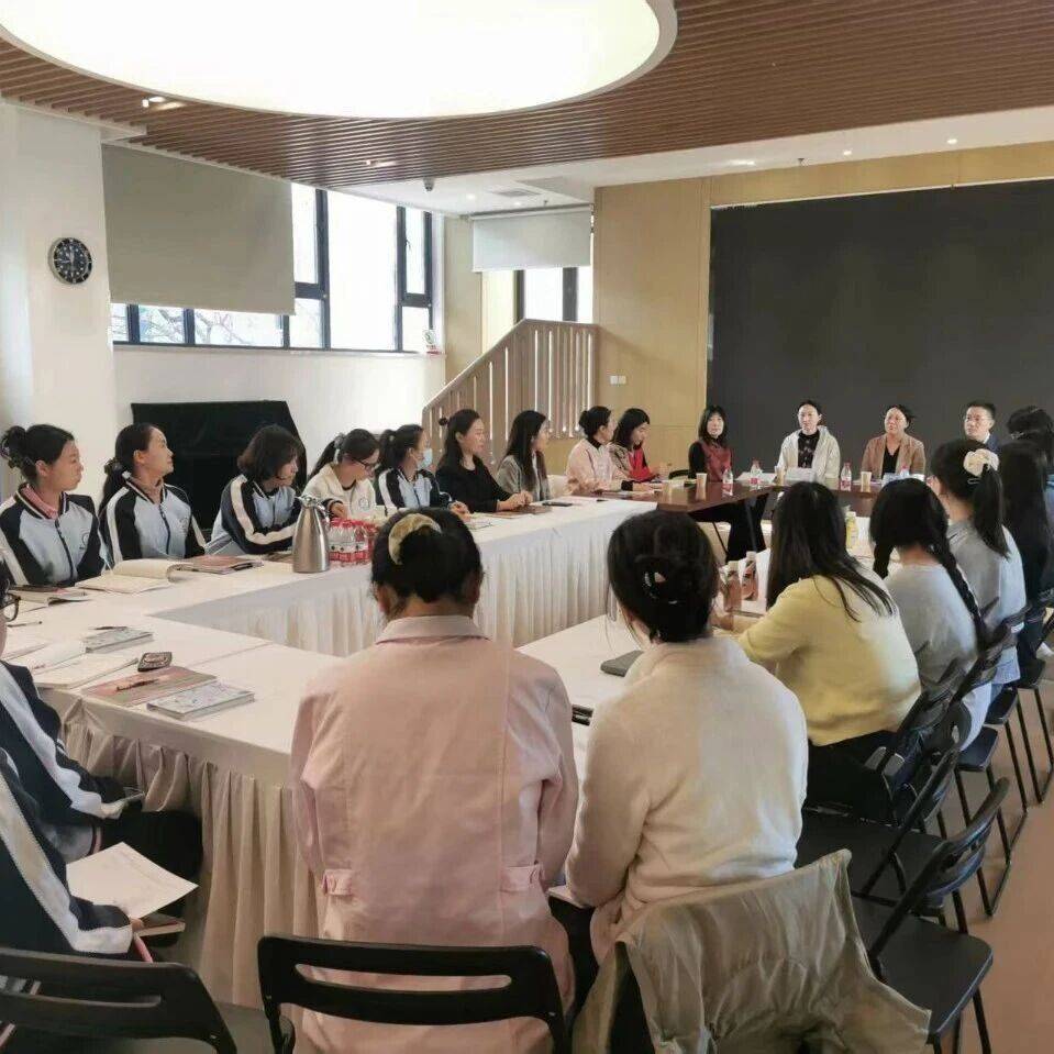 孝润家风 志愿同行 保税区红色文化宣讲首课绘就文明新篇_宣讲员_精神_王文芳