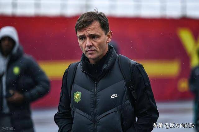 夺冠下课?国安捧足协杯却陷烦恼:功臣主帅难转正,皇马热刺示范