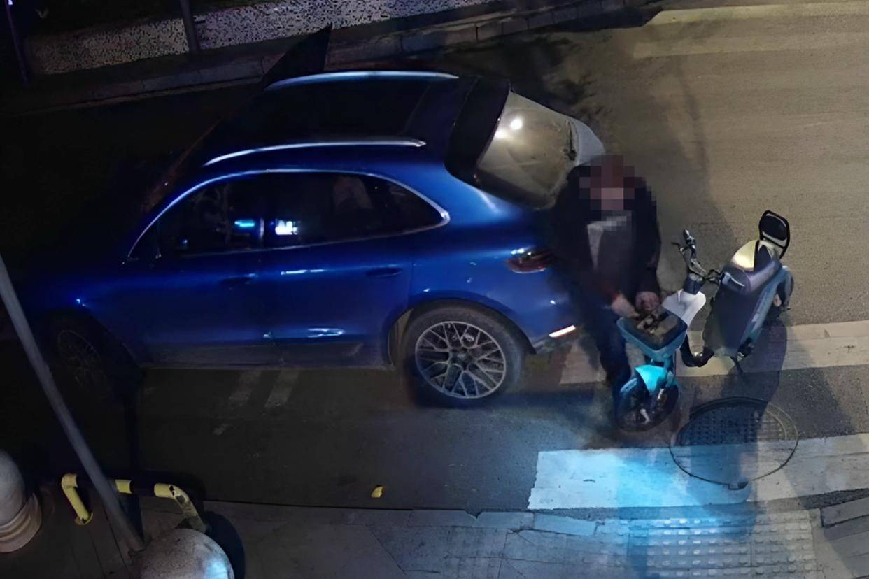 男子开保时捷跑顺风车，顺路偷190多块电瓶，曾因盗窃多次入狱