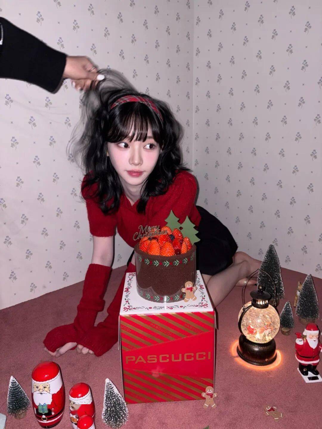 知名女团爱豆“圣诞祝福”造型引关注!插图7 知名女团爱豆“圣诞祝福”造型引关注!插图7