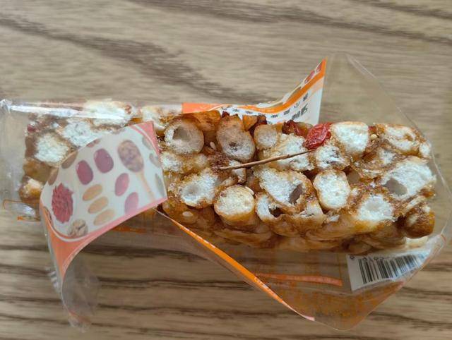 好想来零食频现异物:沙琪玛吃出一根刺 都是加盟惹的祸?(图2)