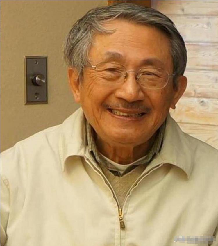 1988年,核武器专家张宪义,带着全家人和许多重要机密资料叛逃到美国!可奇怪的是,多年后,这个“叛徒”居然还得到了一些人的称赞。 蒋经国得知后 ...