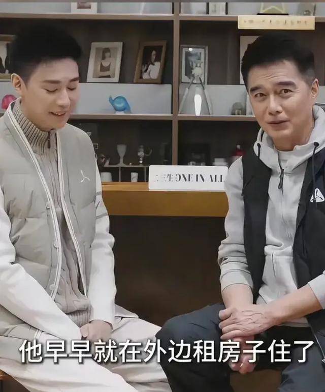 王卫国爆料,他与何晴是邻居,经常送她就医,儿子单独租房住