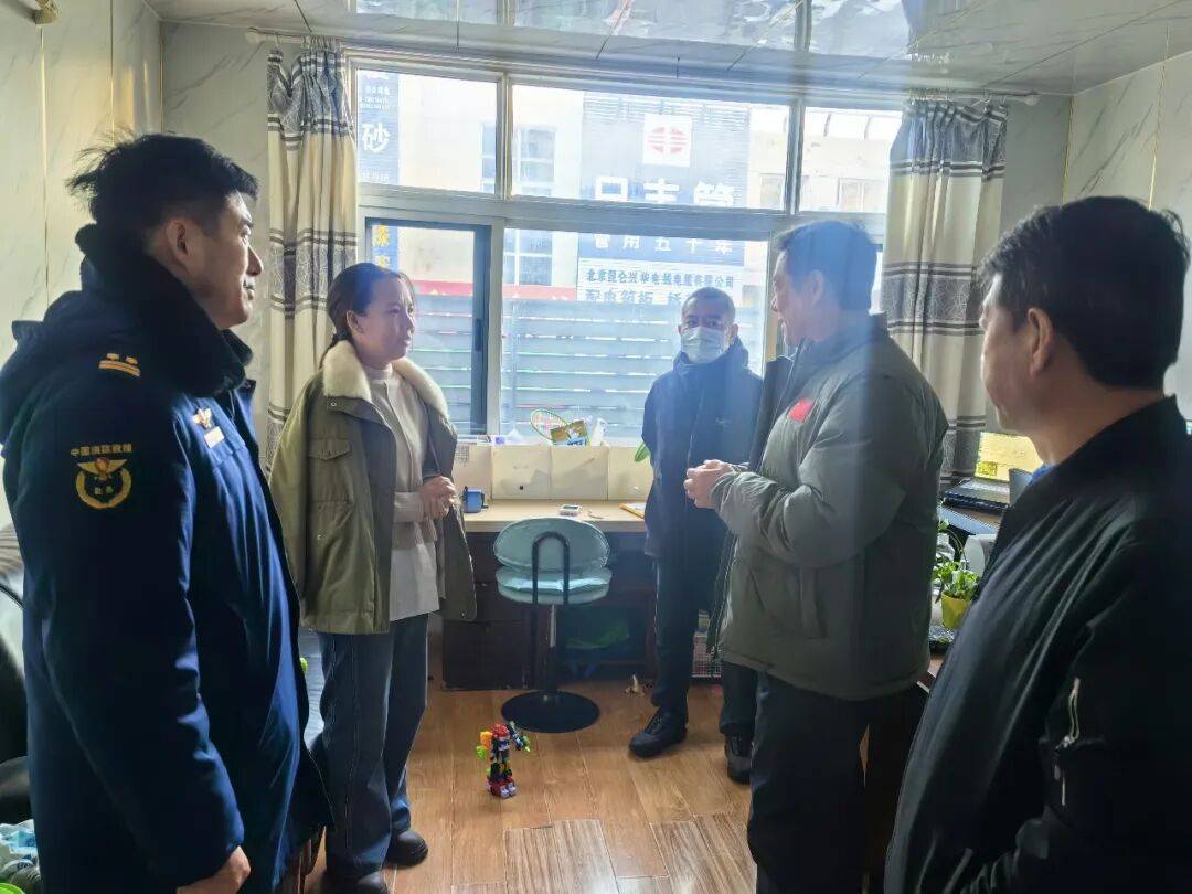 密云区常务副区长季荣旺带队督导三合一场所消防隐患整改