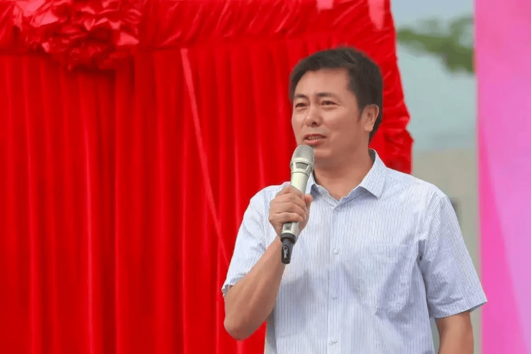 学校先后由曹宝,王飞,何秀勤三位校长执掌