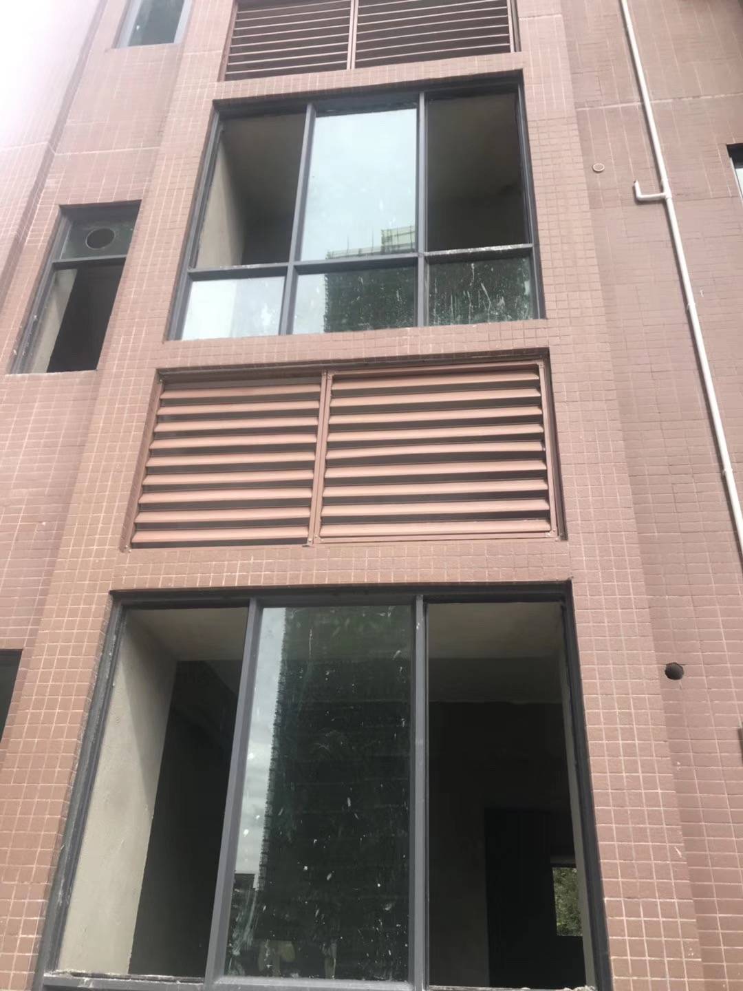 口碑好的铝合金空调百叶窗选购指南润意达脱颖而出