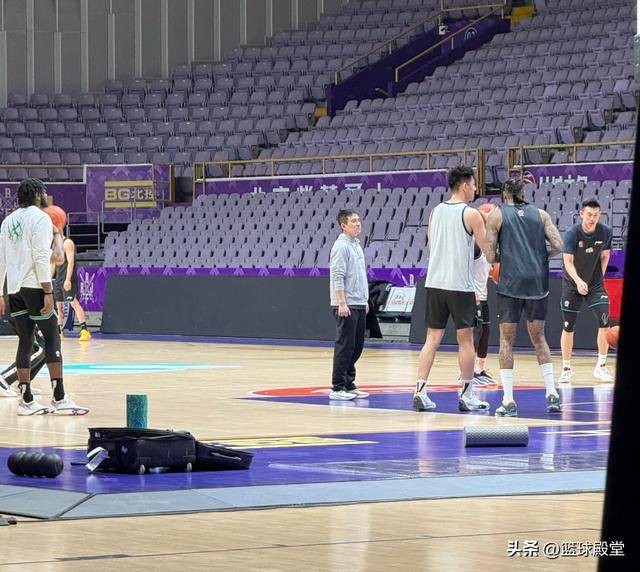 备战北控！提前半小时训练，展望比赛，回应三连客与赵继伟伤情