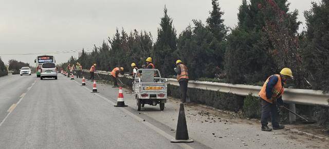 养护公司莒县养护中心:做好冬季道路养护 营造安全通行环境_路面_视线_保障