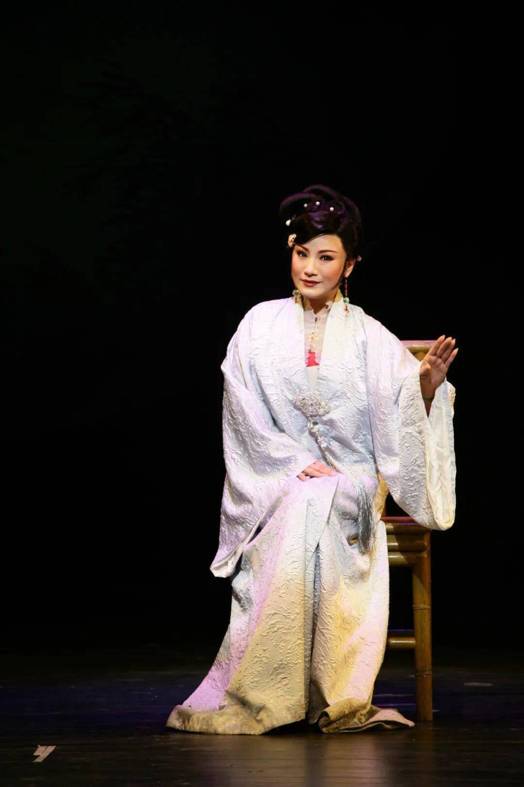 "大咖vs青年"特辑 对话王志萍:妙在"似"与"不似"之间