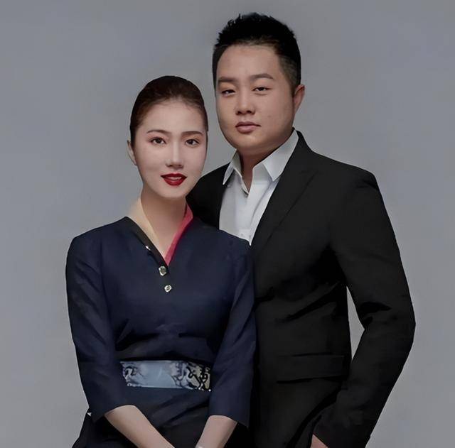 成都空姐爱上头等舱乘客,主动倒追并且成功结婚,6年后现状如何
